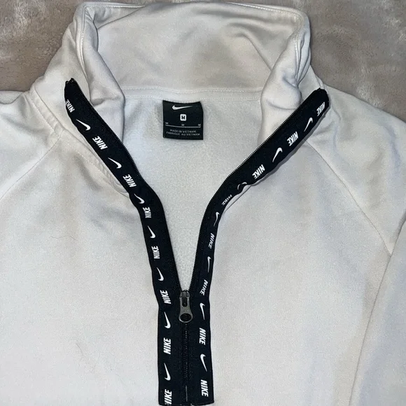 Nike 3/4 Zip Pull Over Sweatshirt - Picture 2 of 6